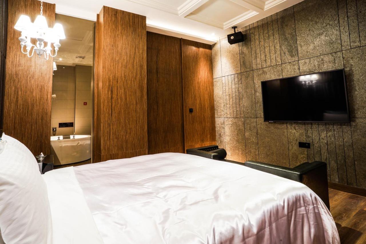 Shu Xin Motel Nantou Екстер'єр фото
